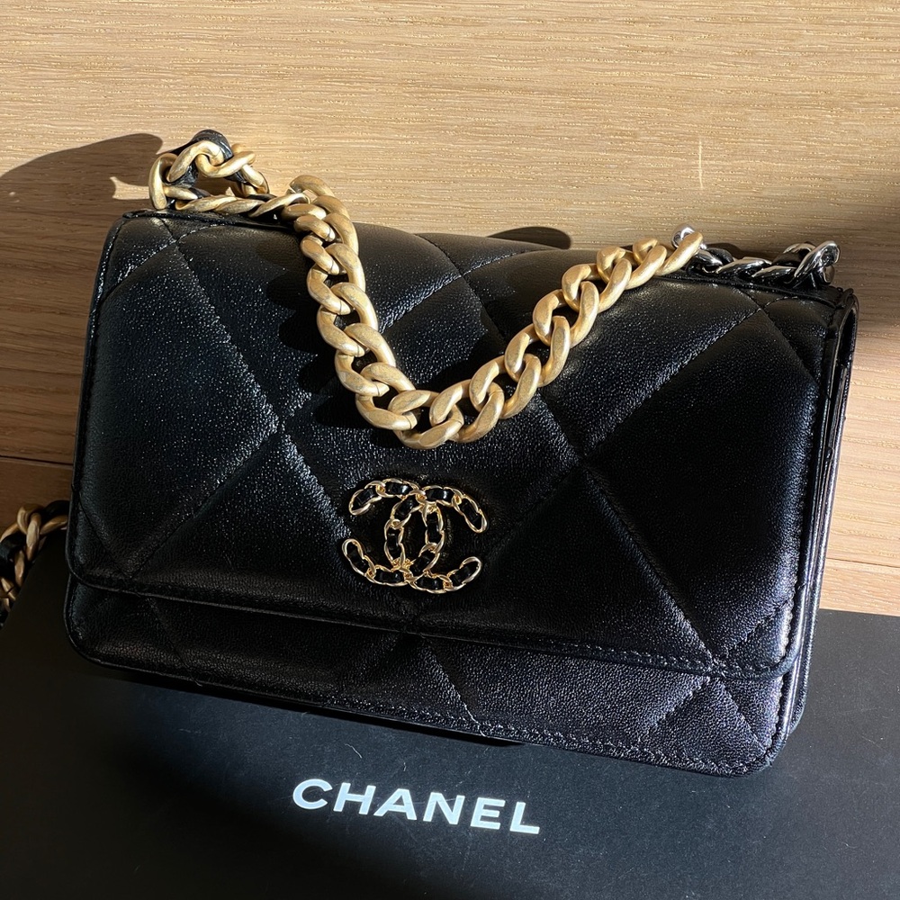 Chanel Lambskin Quilted Wallet On Chain 19 Black Gold
